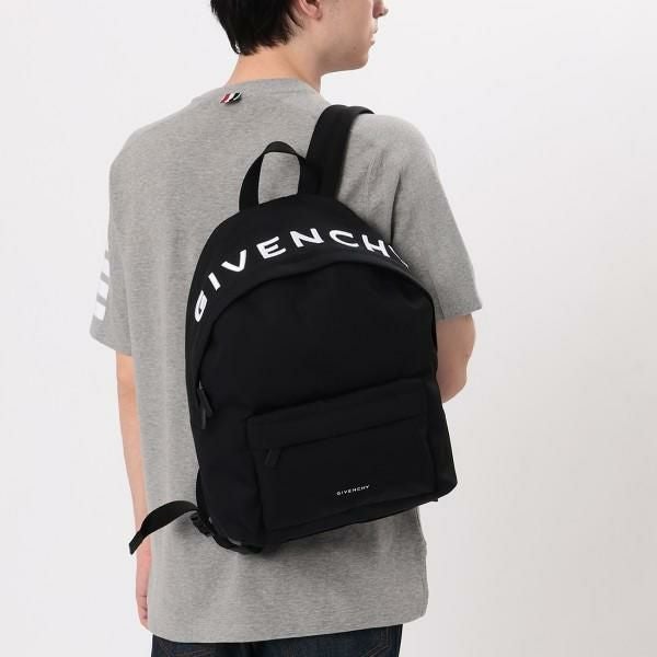 ジバンシー GIVENCHY 黒と赤のモコモコ付きリュック 【公式通販】