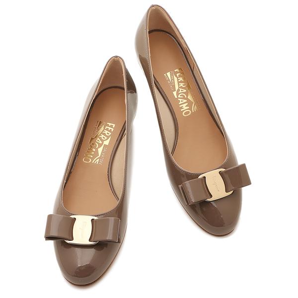 フェラガモ パンプス ヴァラ ブラウン レディース Salvatore Ferragamo