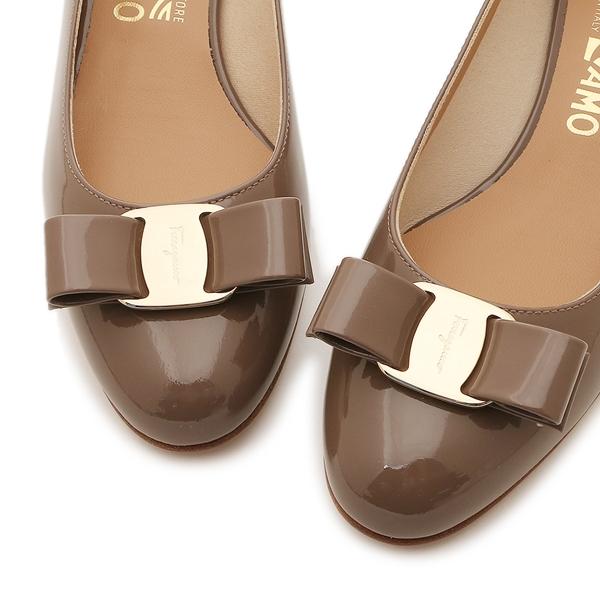 フェラガモ パンプス ヴァラ ブラウン レディース Salvatore Ferragamo