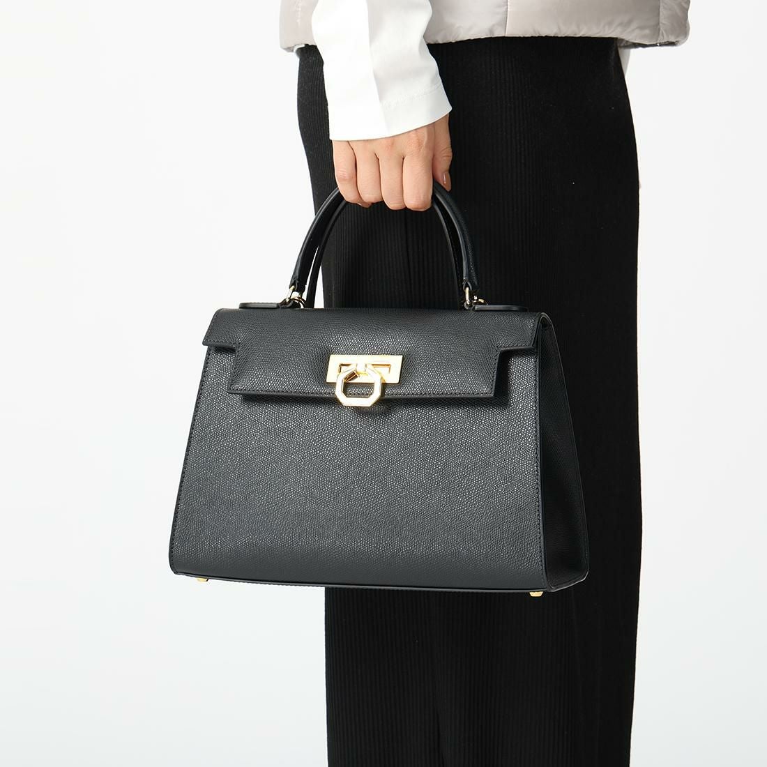 CARBOTTI ブラックレザーハンドバッグ カルボッティ CARBOTTI CARBOTTI ハンドバッグ MASAMI 243 マサミ