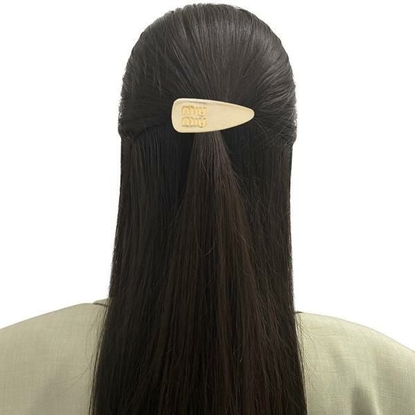 ミュウミュウ ヘアアクセサリー ヘアクリップ ロゴ ゴールド