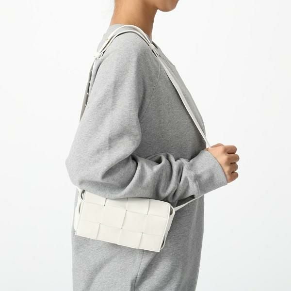 Cjamさま専用☺︎ BOTTEGAVENETA カセットバッグ　ボディバッグミニ BOTTEGA VENETA（ボッテガ・ヴェネタ） MINI CASSETTE Bucket Bag
