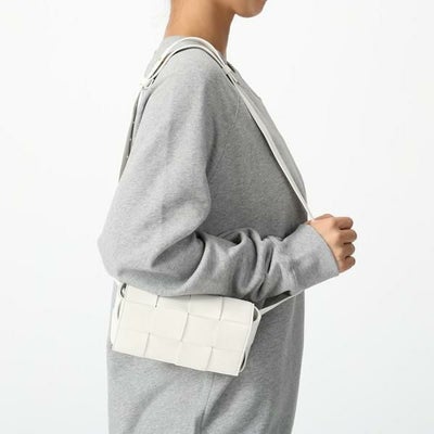 ボッテガヴェネタ ボディバッグ ミニ カセット ミニバッグ ベルト 