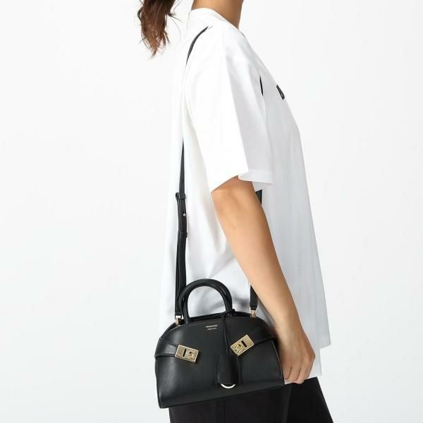 フェラガモ ハンドバッグ ショルダーバッグ ハグ XSサイズ ブラック